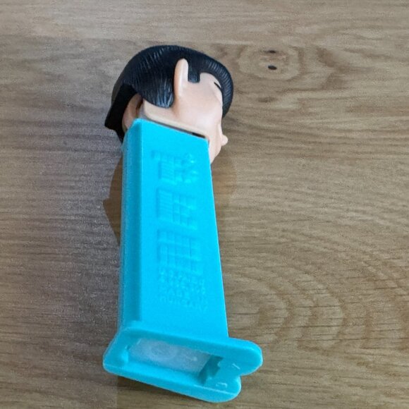 PEZ Candy Dispenser Meet the Robinsons Wilbur, Loose, Blue Stem, Hungary, 2007 - Picture 9 of 16